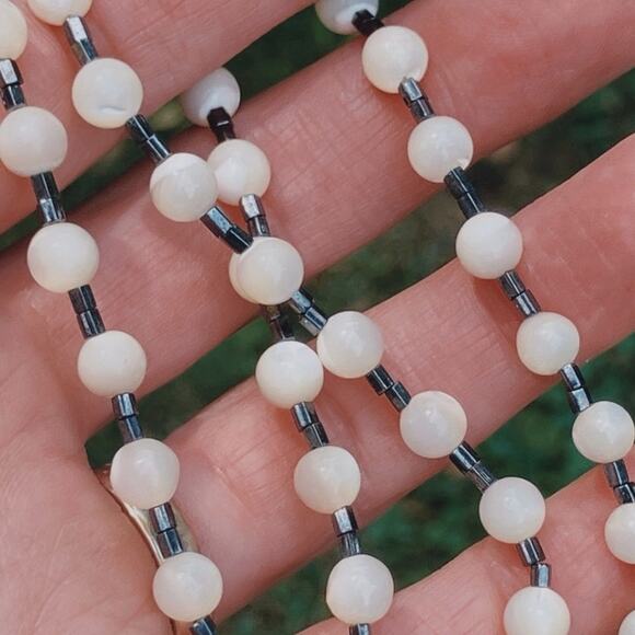 VTG 1960s Necklace Mid Century Shell Bead Japan Monochrome 18" Minimalist - Picture 7 of 10